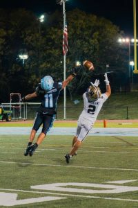 Bulldogs receiver Connor Morin hauls in a long touchdown pass. 